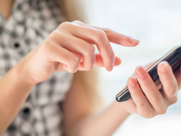 Vợ ly dị khi thấy chồng đặt tên tệ bạc cho mình trong điện thoại