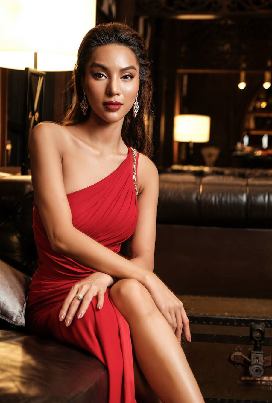 Khả Trang đăng quang quán quân Siêu mẫu quốc tế 2018