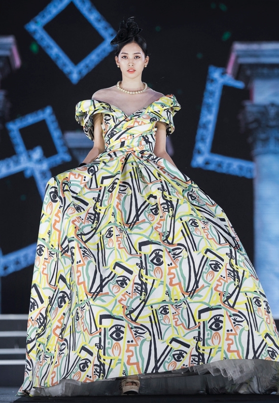 Hành trình chinh phục vương miện của cô gái sinh năm 2000 - Trần Tiểu Vy