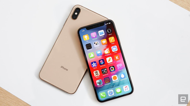 Chưa về VN, iPhone XS và XR xách tay đã loạn giá