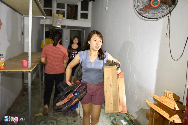 Nhiều người trắng tay sau đám cháy lớn gần Bệnh viện Nhi ở Hà Nội