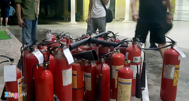 Nhiều người trắng tay sau đám cháy lớn gần Bệnh viện Nhi ở Hà Nội