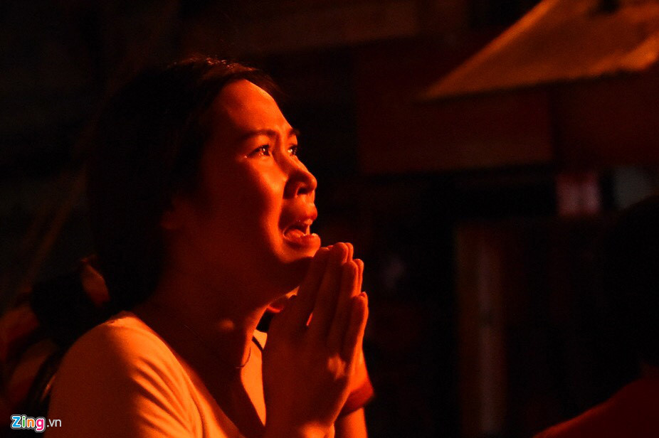 Hàng trăm người dập đám cháy lớn ở Hà Nội