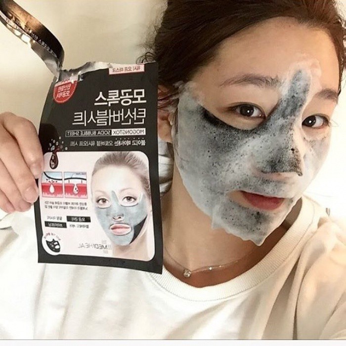 Vẫn biết đắp mặt nạ giấy sẽ giúp da đẹp lên, nhưng để chọn đúng loại thì bạn cần nhớ loạt bí kíp này