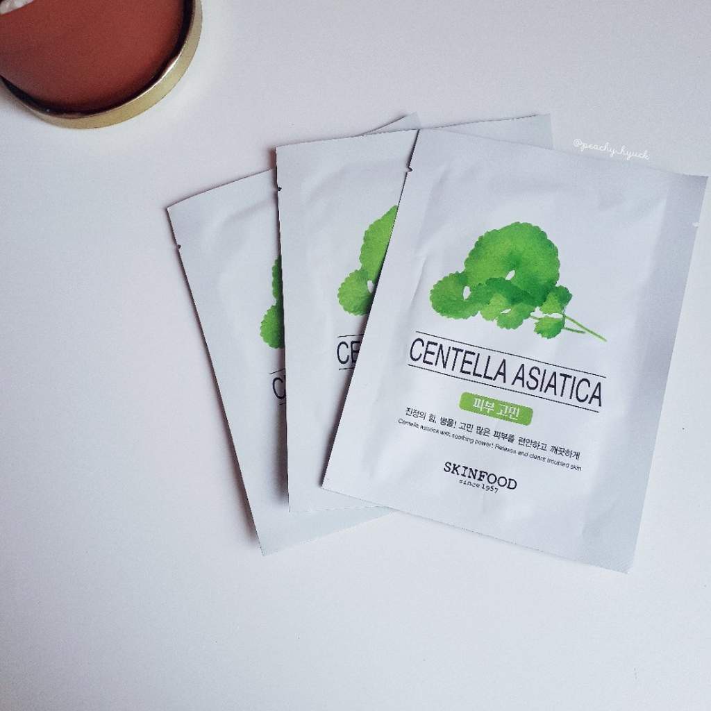 Vẫn biết đắp mặt nạ giấy sẽ giúp da đẹp lên, nhưng để chọn đúng loại thì bạn cần nhớ loạt bí kíp này