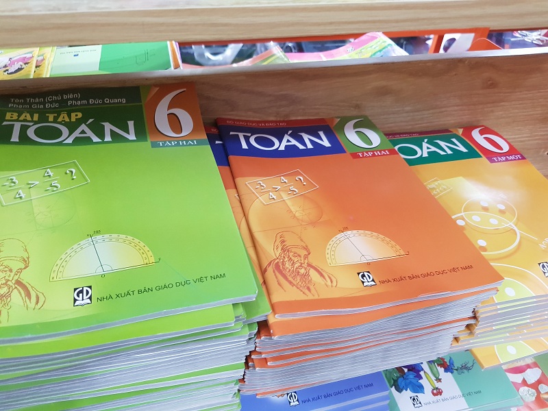 Nhờ độc quyền SGK, lãnh đạo NXB Giáo dục hưởng lương khủng thế nào?