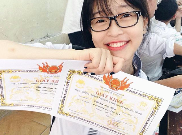 Á hậu 1 Bùi Phương Nga: Không những xinh rạng ngời mà còn là sinh viên có nhiều thành tích của NEU