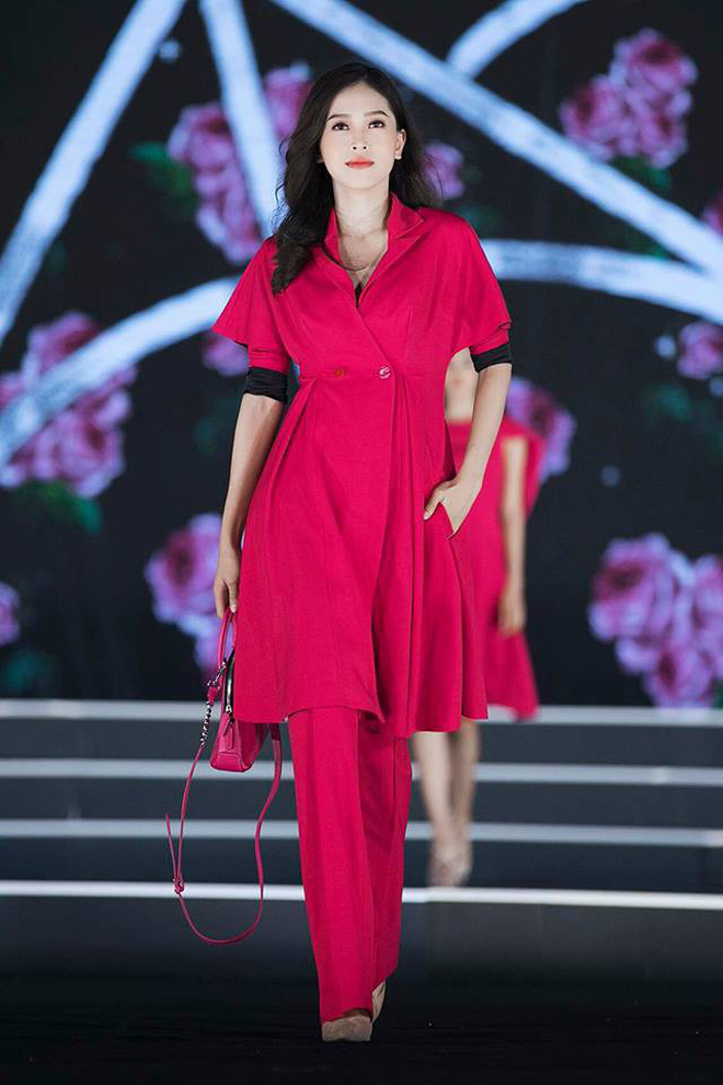 Á hậu 1 Bùi Phương Nga: Không những xinh rạng ngời mà còn là sinh viên có nhiều thành tích của NEU