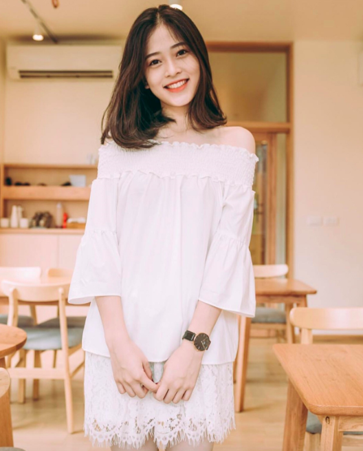 Á hậu 1 Bùi Phương Nga: Không những xinh rạng ngời mà còn là sinh viên có nhiều thành tích của NEU