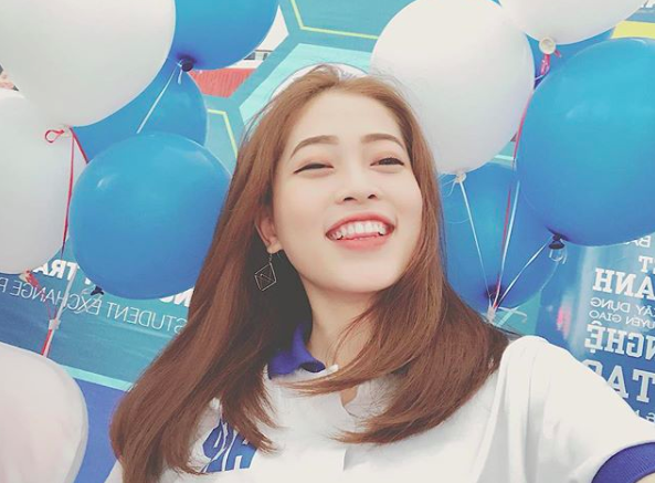 Á hậu 1 Bùi Phương Nga: Không những xinh rạng ngời mà còn là sinh viên có nhiều thành tích của NEU