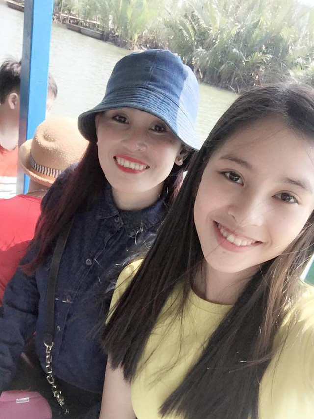 Chân dung mẹ Trần Tiểu Vy - người mà tân Hoa hậu muốn gặp nhất sau đêm đăng quang