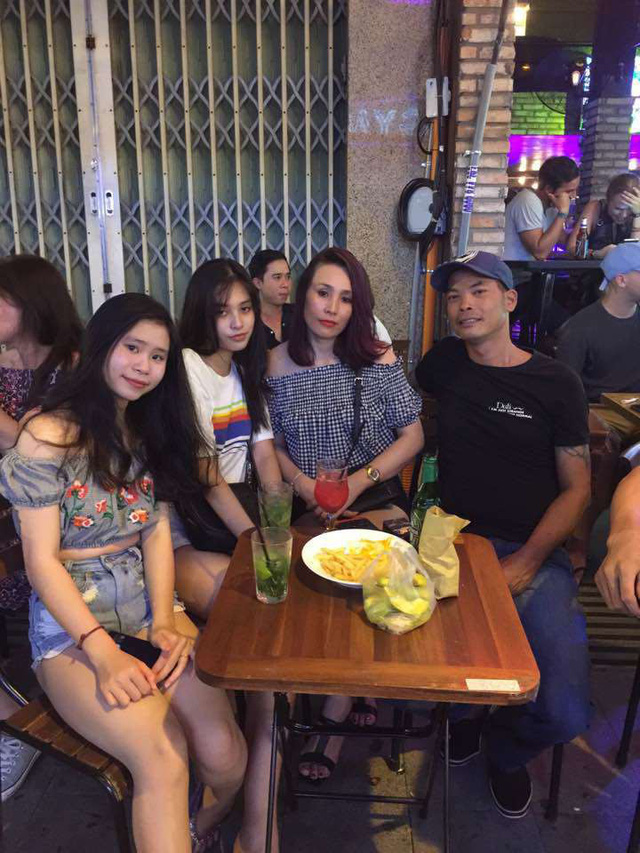 Chân dung mẹ Trần Tiểu Vy - người mà tân Hoa hậu muốn gặp nhất sau đêm đăng quang