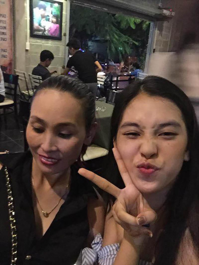 Chân dung mẹ Trần Tiểu Vy - người mà tân Hoa hậu muốn gặp nhất sau đêm đăng quang