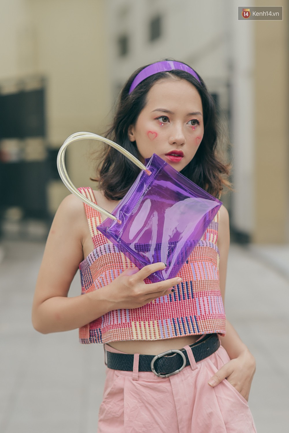 Street style 2 miền: miền Bắc màu mè tươi tắn, miền Nam chuộng đen trắng cool ngầu