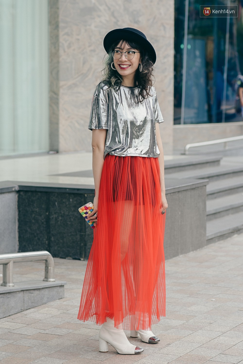 Street style 2 miền: miền Bắc màu mè tươi tắn, miền Nam chuộng đen trắng cool ngầu