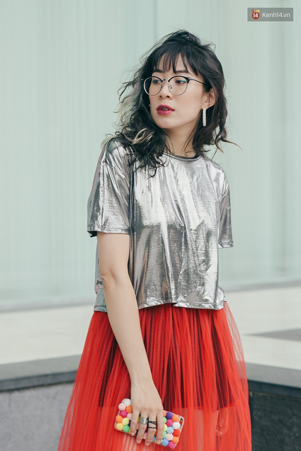 Street style 2 miền: miền Bắc màu mè tươi tắn, miền Nam chuộng đen trắng cool ngầu