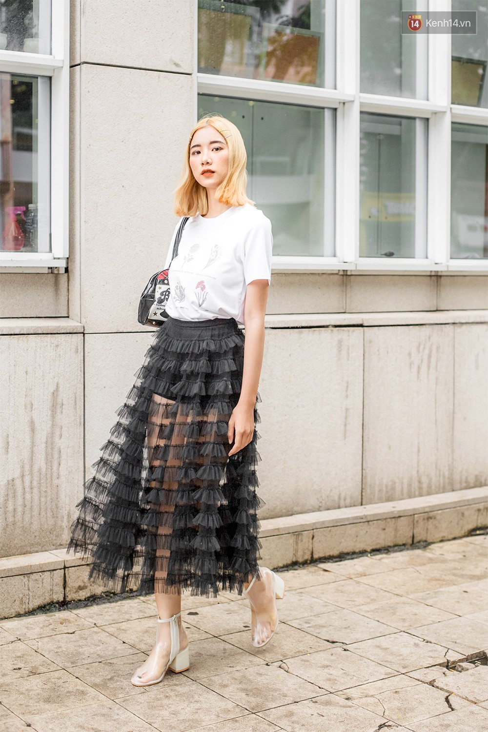 Street style 2 miền: miền Bắc màu mè tươi tắn, miền Nam chuộng đen trắng cool ngầu