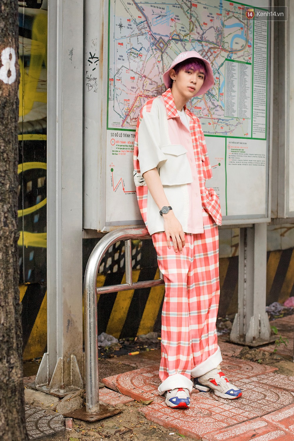 Street style 2 miền: miền Bắc màu mè tươi tắn, miền Nam chuộng đen trắng cool ngầu