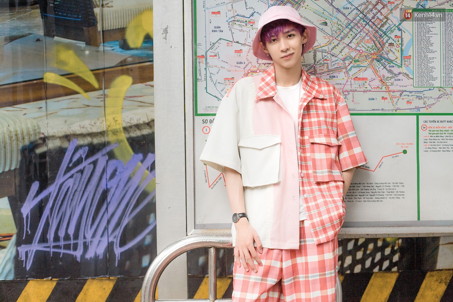 Street style 2 miền: miền Bắc màu mè tươi tắn, miền Nam chuộng đen trắng cool ngầu