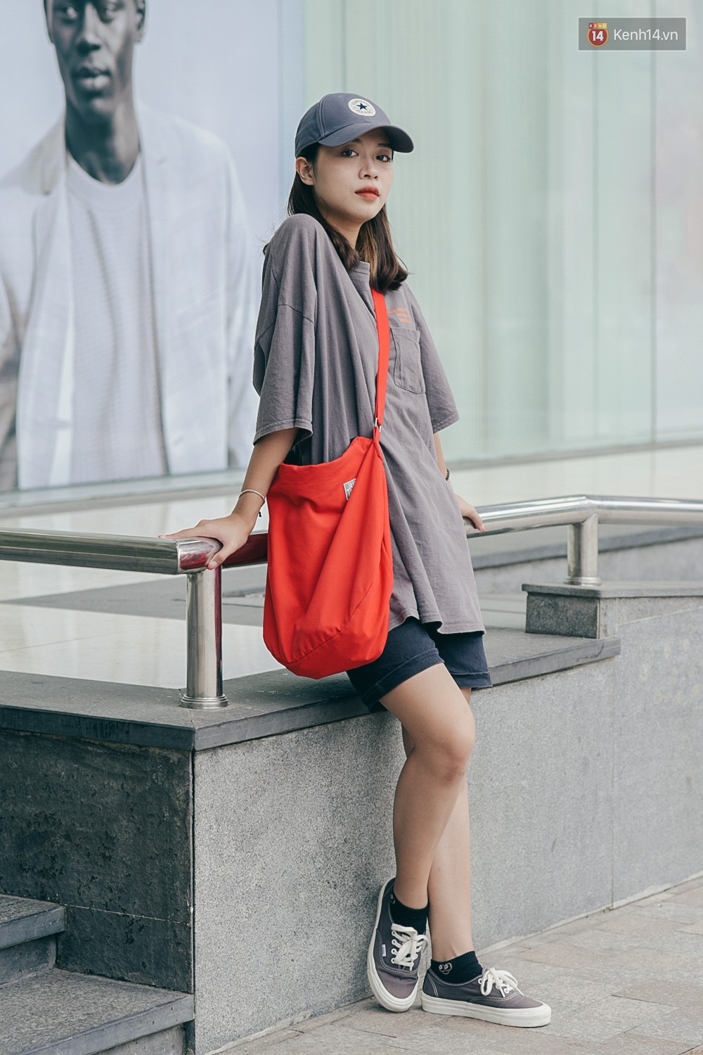 Street style 2 miền: miền Bắc màu mè tươi tắn, miền Nam chuộng đen trắng cool ngầu