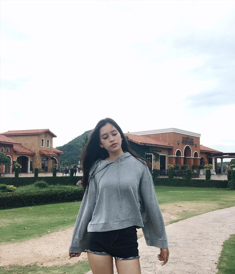 Cận cảnh nhan sắc đời thường của Hoa hậu Việt Nam 2018