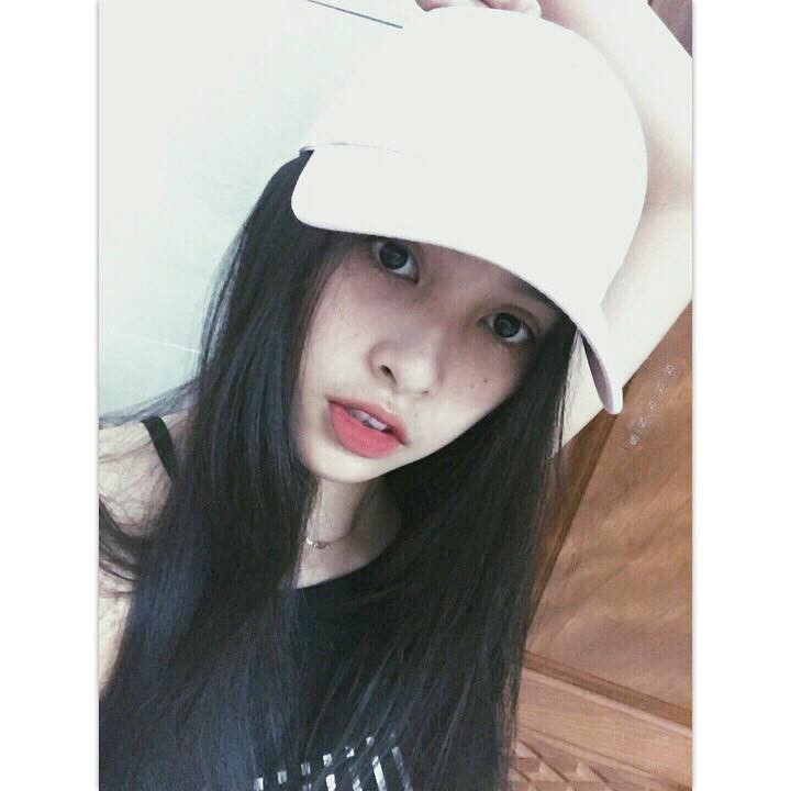 Cận cảnh nhan sắc đời thường của Hoa hậu Việt Nam 2018