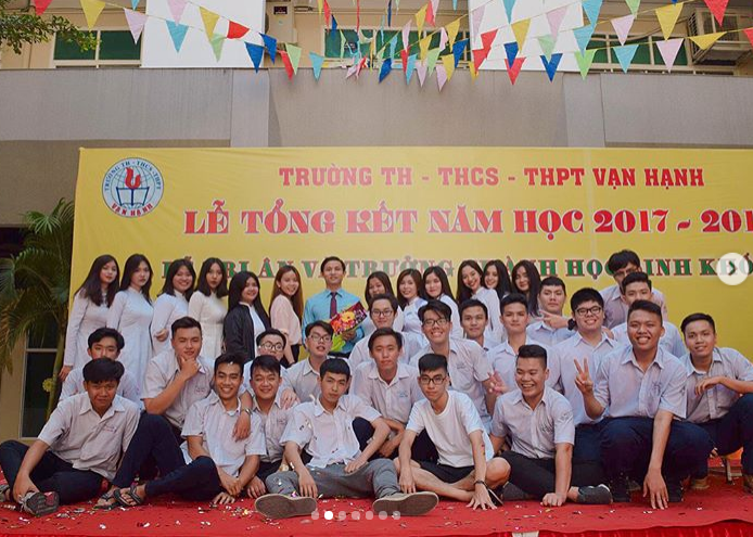 Những hình ảnh vui vẻ thời học sinh ngố tàu của tân Hoa hậu Việt Nam 2018