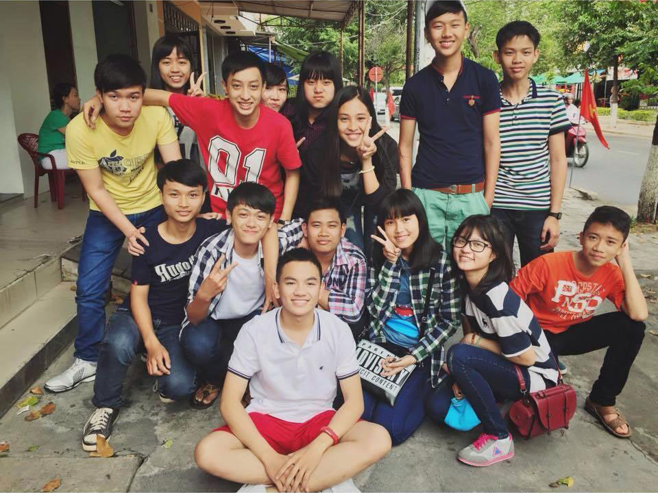 Những hình ảnh vui vẻ thời học sinh ngố tàu của tân Hoa hậu Việt Nam 2018