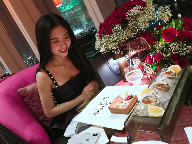 Bất ngờ trước những tấm ảnh đời thường nóng bỏng của Á hậu 2 Hoa hậu Việt Nam 2018 - Nguyễn Thị Thúy An