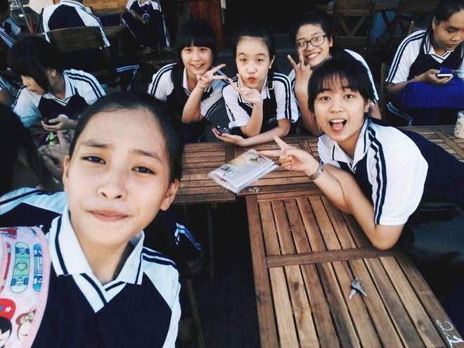 Xem ảnh mới thấy Tân Hoa hậu Trần Tiểu Vy từ bé đã vô cùng đáng yêu rồi!