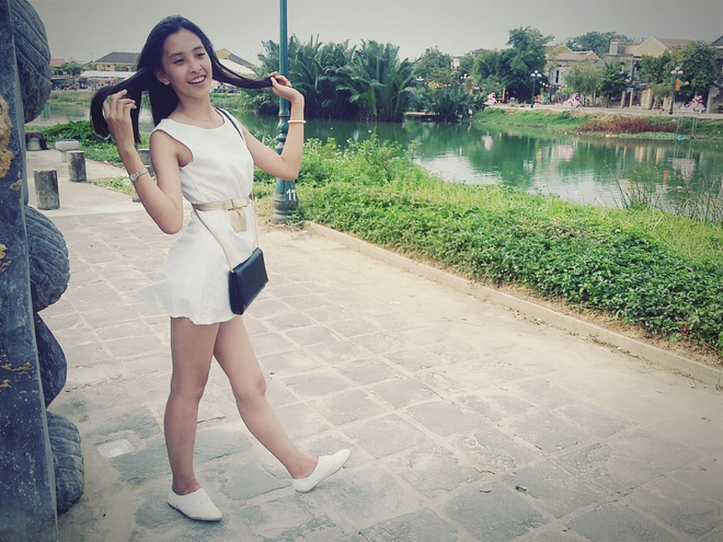 Xem ảnh mới thấy Tân Hoa hậu Trần Tiểu Vy từ bé đã vô cùng đáng yêu rồi!