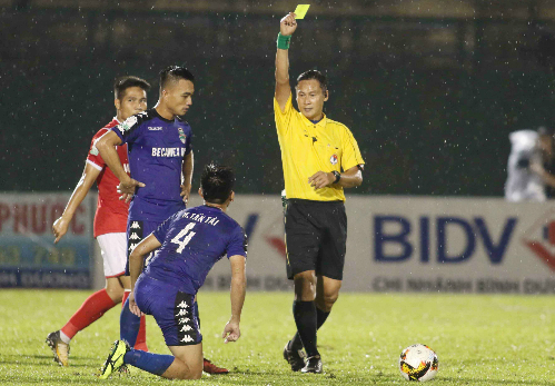 Ban trọng tài: Ông Lập đúng khi huỷ bàn thắng của Bình Dương