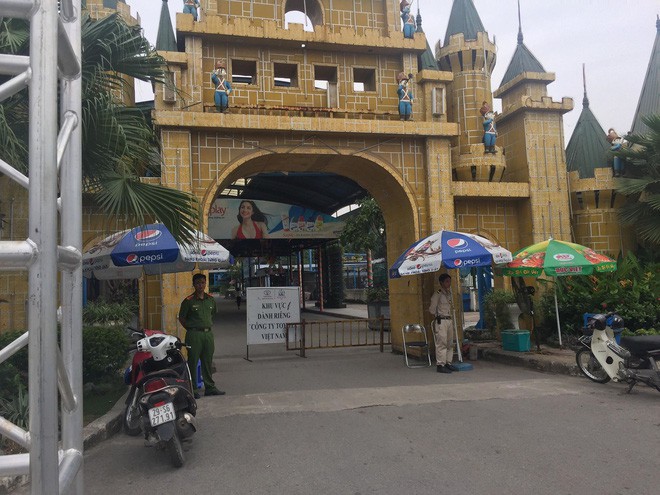 Video: Khám nghiệm hiện trường vụ 7 người tử vong nghi do sốc thuốc ở Công viên nước Hồ Tây