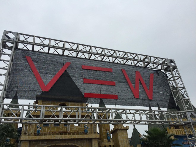 Video: Khám nghiệm hiện trường vụ 7 người tử vong nghi do sốc thuốc ở Công viên nước Hồ Tây