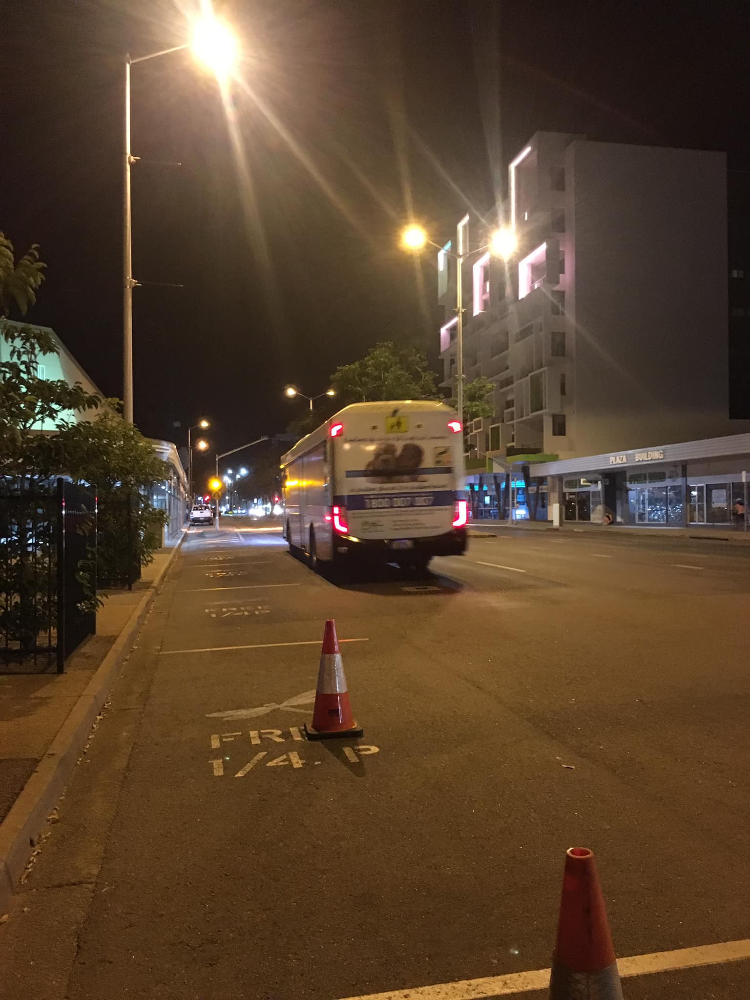 Câu chuyện thanh niên Việt Nam được cảnh sát Úc đi gọi cả chuyến xe bus quay lại đón mình nhận nhiều chú ý trên MXH