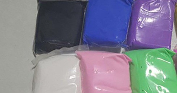 19 học sinh có biểu hiện bất thường khi tiếp xúc với chất dẻo tạo hình