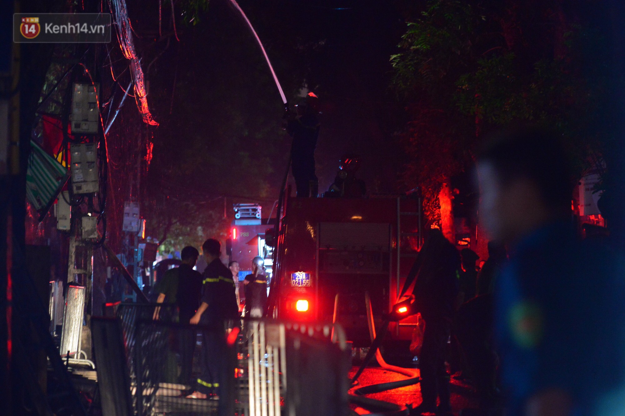 Ông chủ khu trọ nghĩa tình 15k/đêm cho người nghèo Hà Nội: Cháy trụi cả rồi, giờ mọi người biết lấy chỗ đâu mà ở nữa...