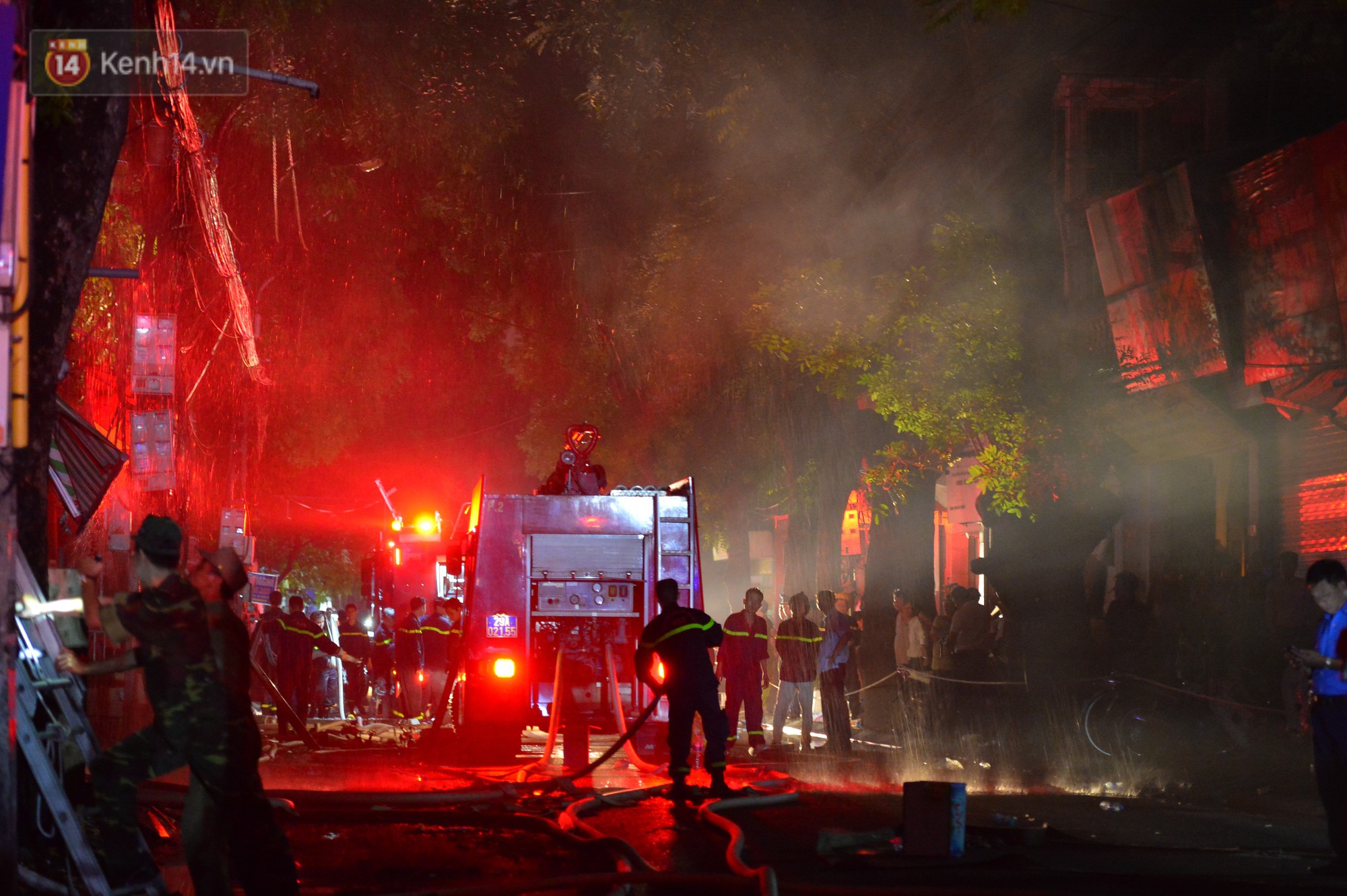 Ông chủ khu trọ nghĩa tình 15k/đêm cho người nghèo Hà Nội: Cháy trụi cả rồi, giờ mọi người biết lấy chỗ đâu mà ở nữa...