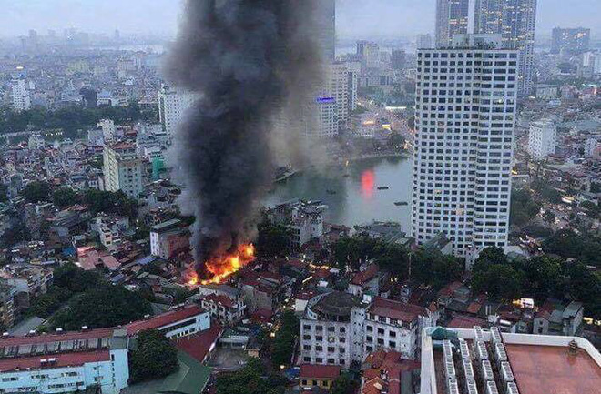 Ông chủ khu trọ nghĩa tình 15k/đêm cho người nghèo Hà Nội: Cháy trụi cả rồi, giờ mọi người biết lấy chỗ đâu mà ở nữa...