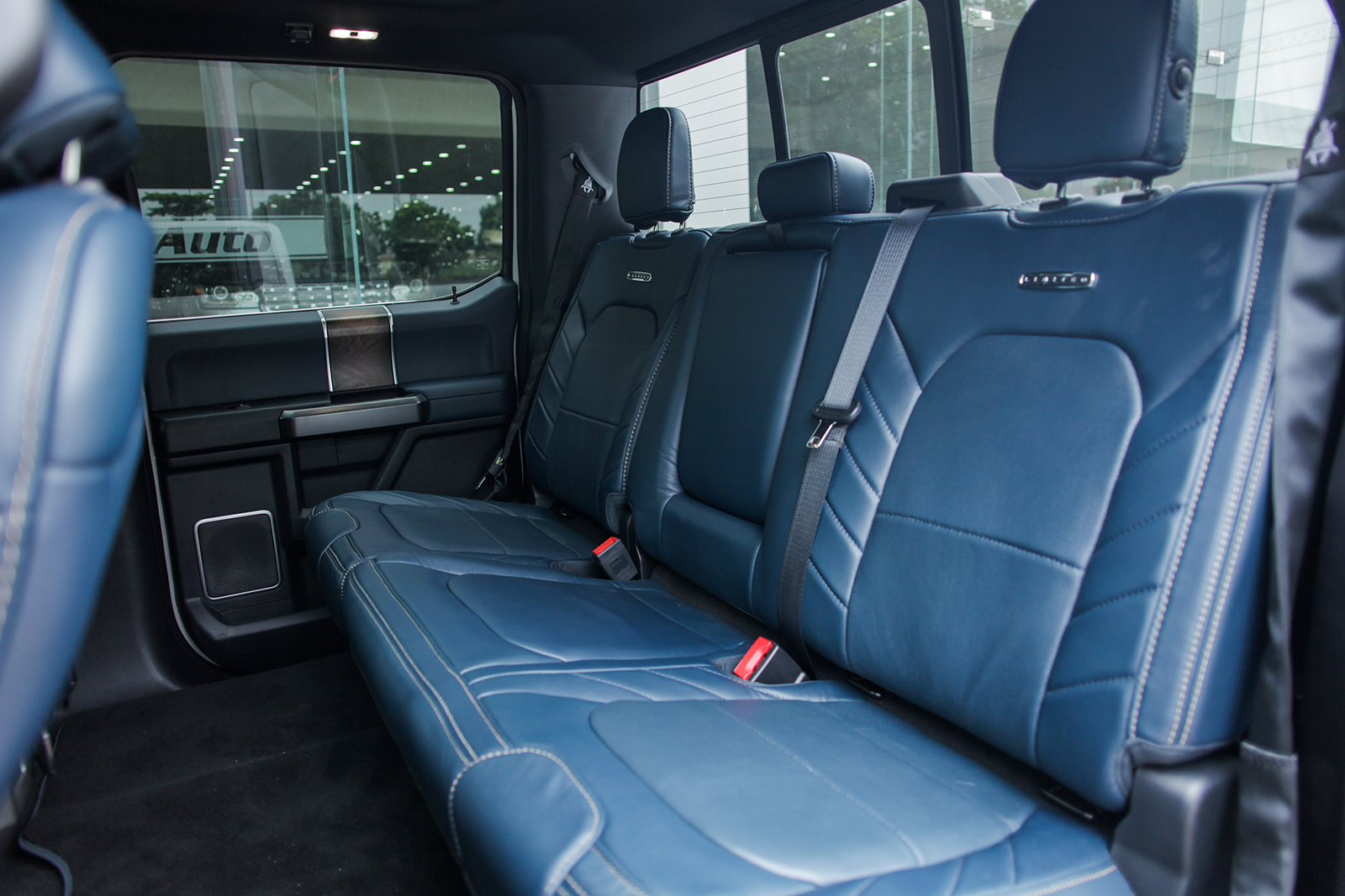 Siêu bán tải Ford F-150 Limited 2018 đầu tiên về Việt Nam