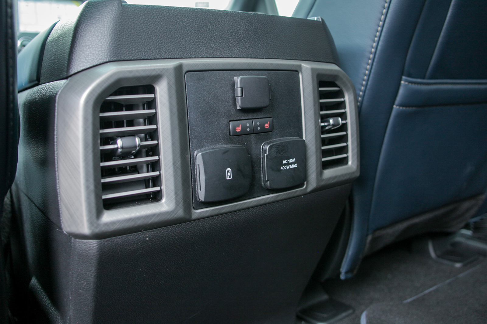 Siêu bán tải Ford F-150 Limited 2018 đầu tiên về Việt Nam