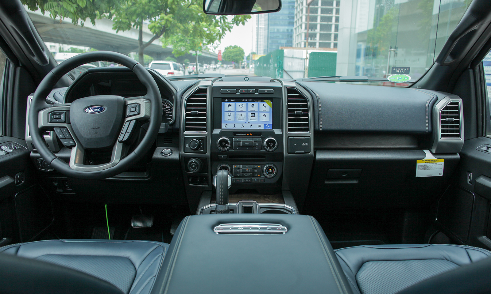 Siêu bán tải Ford F-150 Limited 2018 đầu tiên về Việt Nam