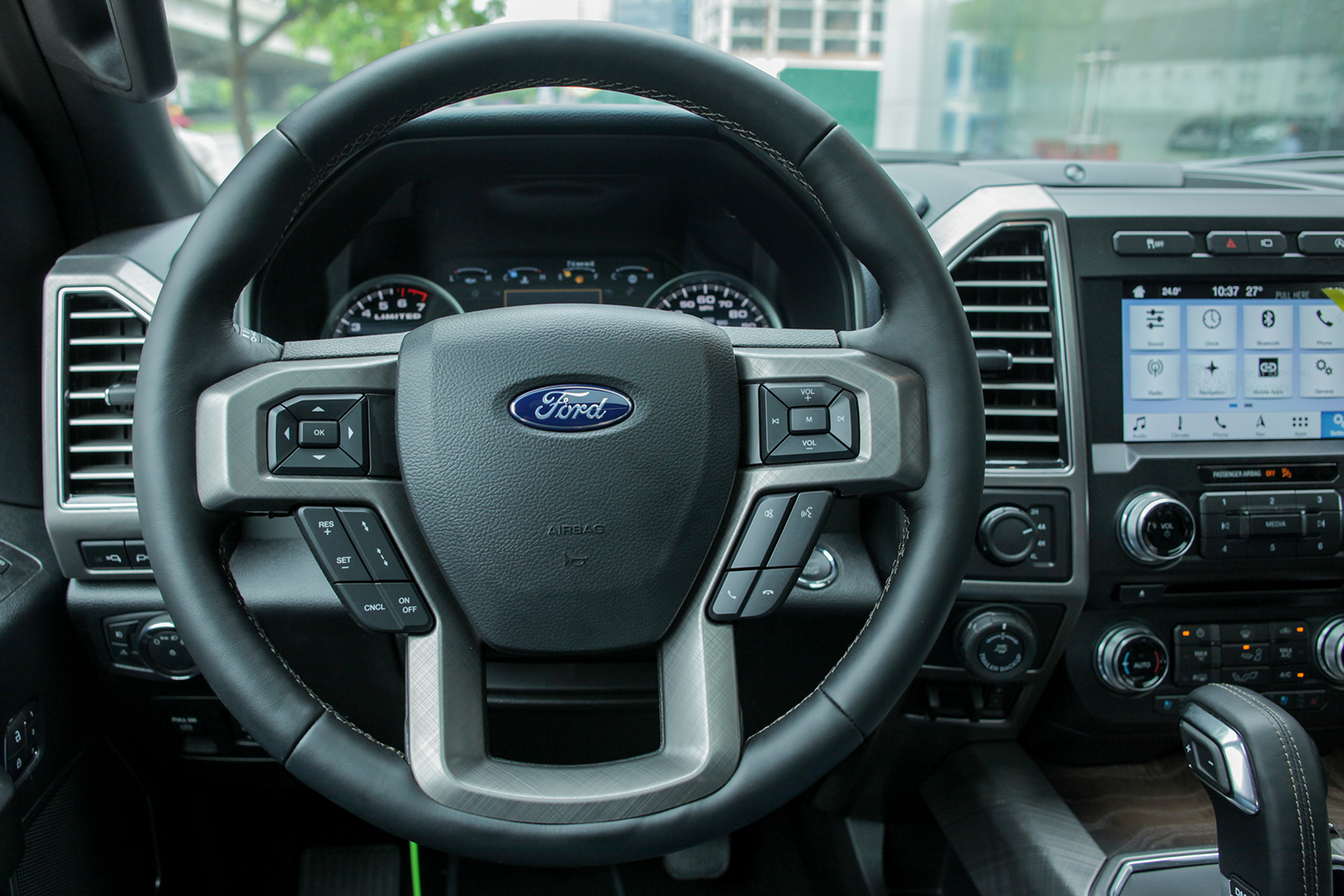 Siêu bán tải Ford F-150 Limited 2018 đầu tiên về Việt Nam
