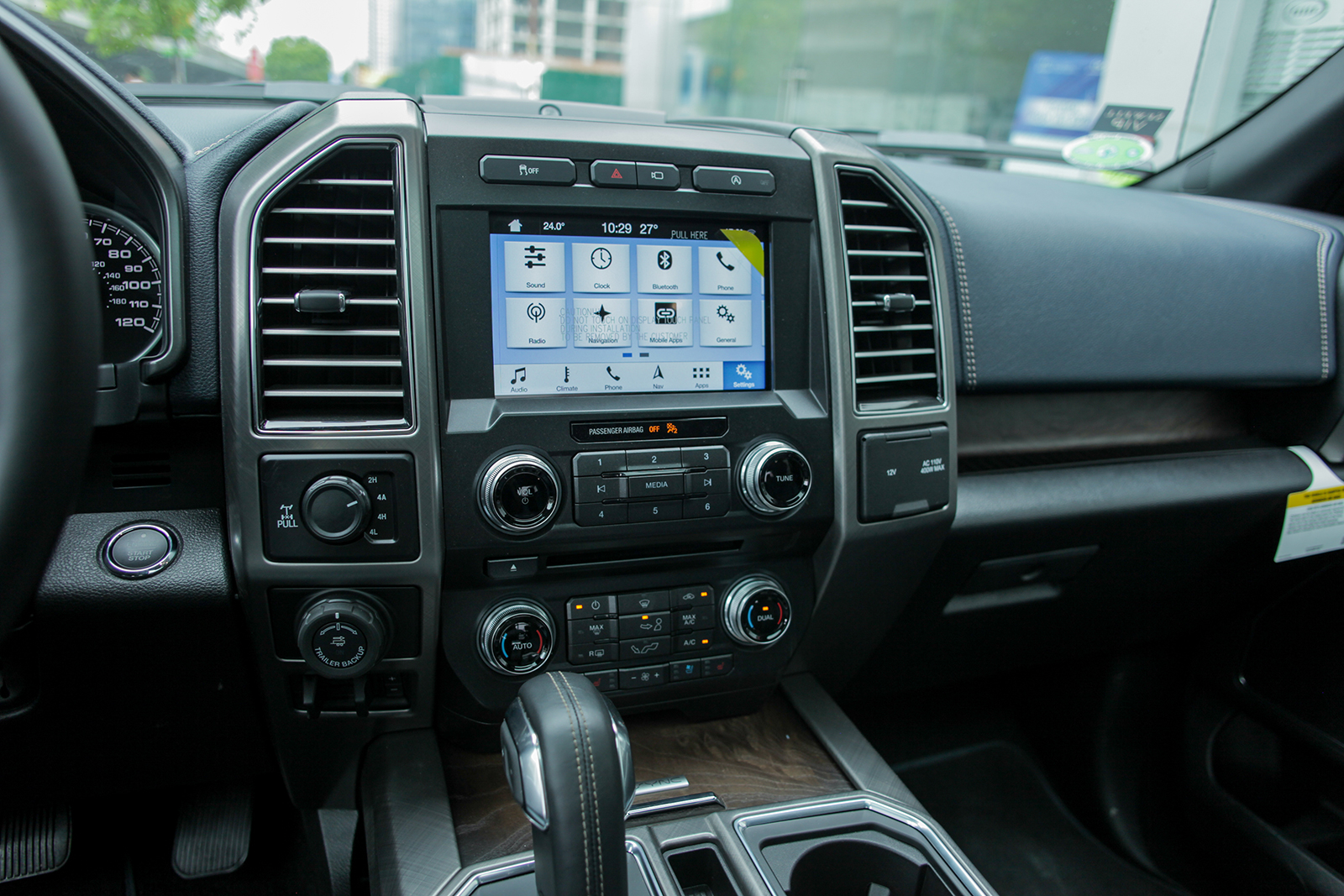 Siêu bán tải Ford F-150 Limited 2018 đầu tiên về Việt Nam