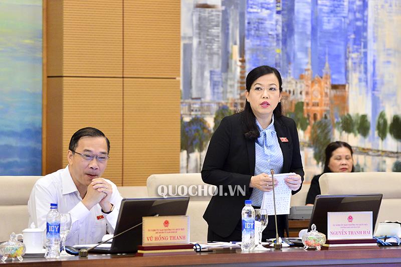 Độc quyền SGK, phụ huynh chi 1.000 tỷ mua sách rồi bán đồng nát