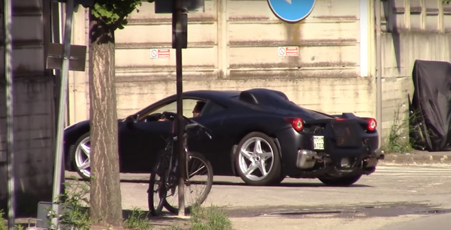 Siêu xe điện của Ferrari lộ hình ảnh chạy thử