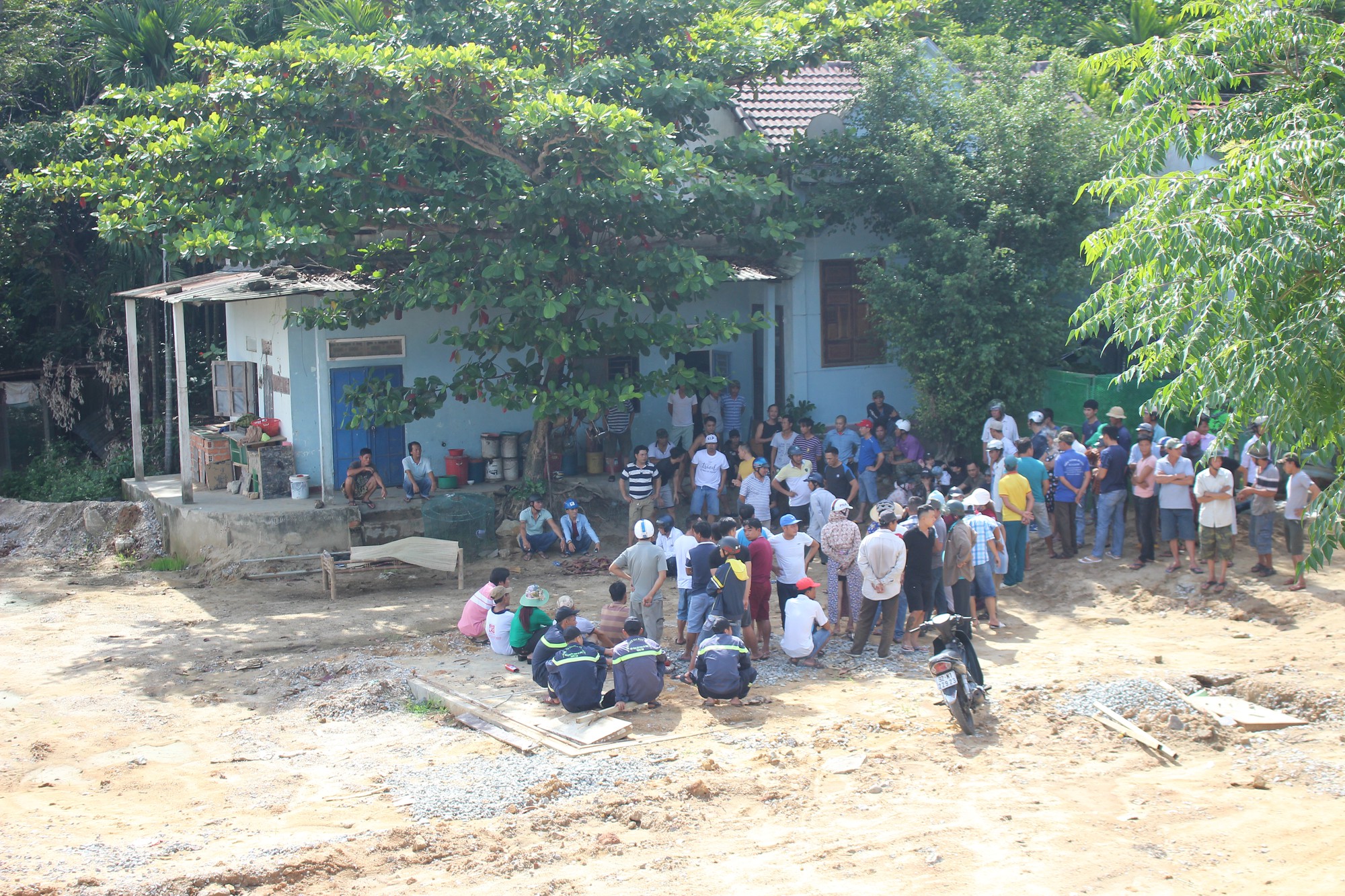 Hoảng hồn phát hiện thi thể người đàn ông nổi trên sông Tam Kỳ