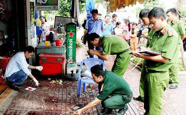 TP.HCM: Chồng đâm vợ nguy kịch rồi bỏ trốn