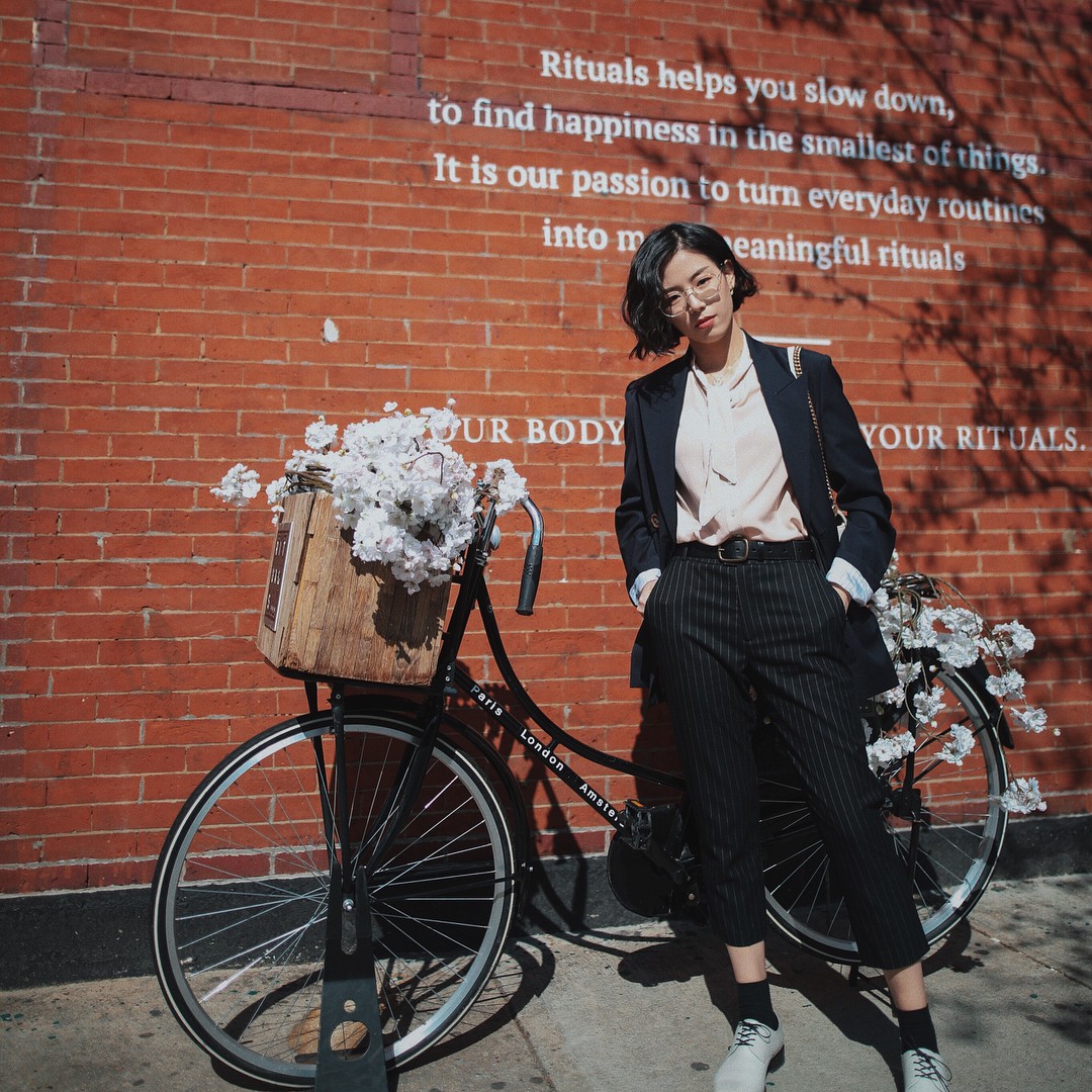 Nếu mùa hè chỉ diện quanh quần vải và shorts thì sang thu các nàng tha hồ hoàn thiện phong cách với 5 kiểu quần này