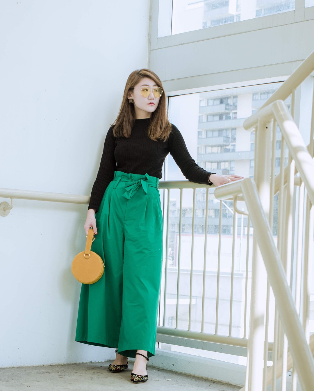 Nếu mùa hè chỉ diện quanh quần vải và shorts thì sang thu các nàng tha hồ hoàn thiện phong cách với 5 kiểu quần này